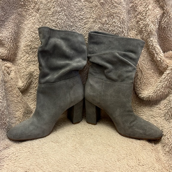Chinese Laundry Bootie Women's 8 Gray Kipper Split Suede Slouchy Pull on - Picture 2 of 11